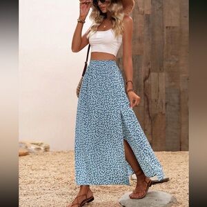 Boho blue floral print slit thigh maxi skirt